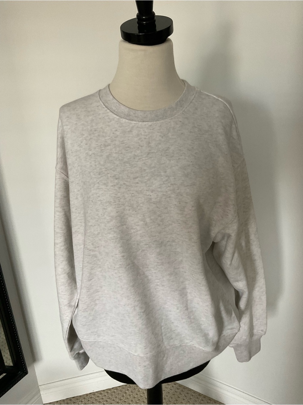 Aritzia TNA Crewneck Sweater - AIRY AF nwt size 1 or SMALL